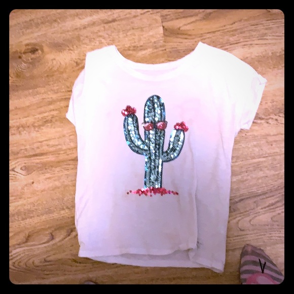 A short sleeve tee - Picture 1 of 2